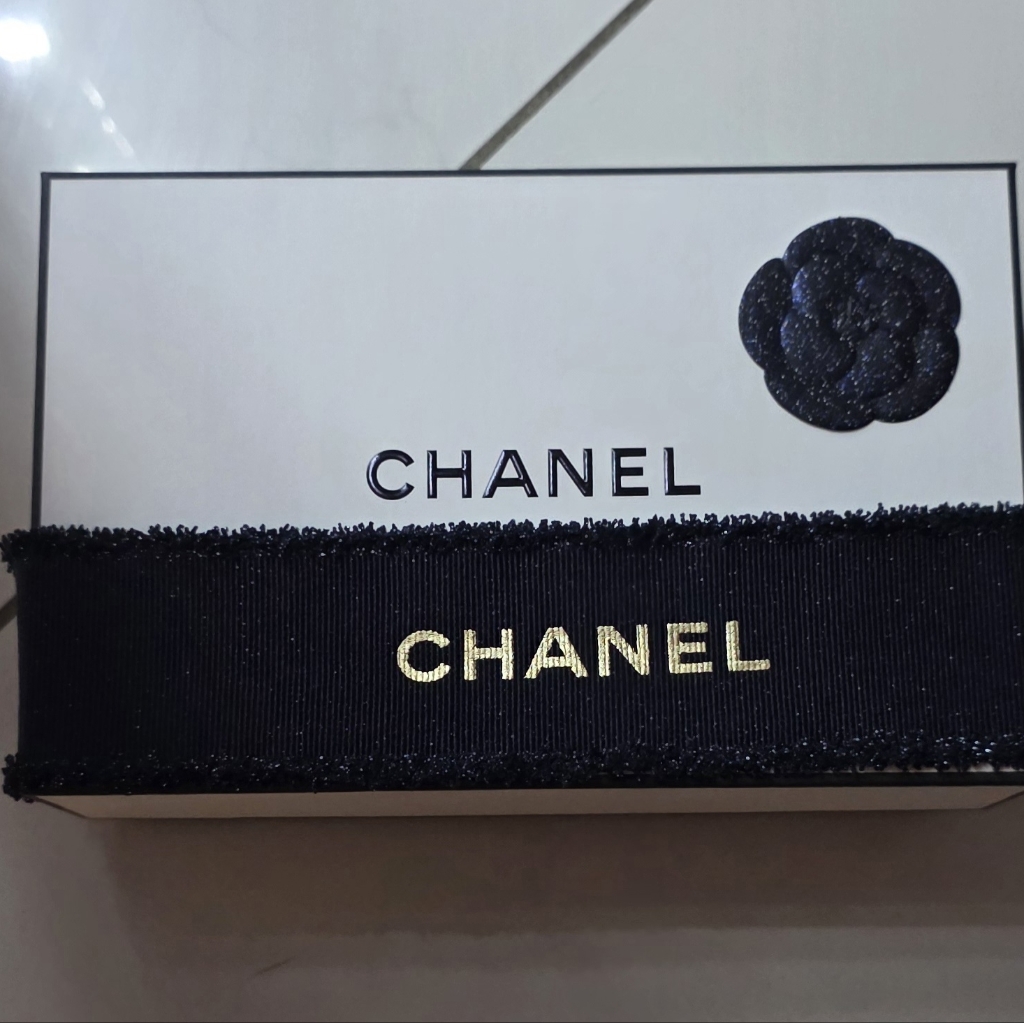 Chanel Gift Box Special Edition Holiday 2025 Chanel Gift Box Special Edition Holiday 2025